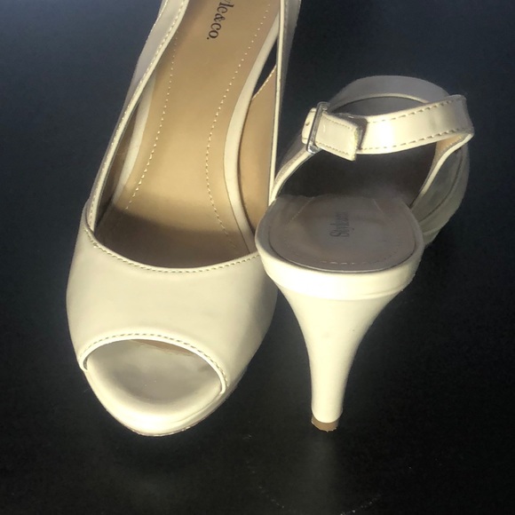 Style & Co. high heels. US size 5.5 - Picture 3 of 4